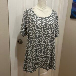 LuLaRoe Short Sleeved Tunic - M
